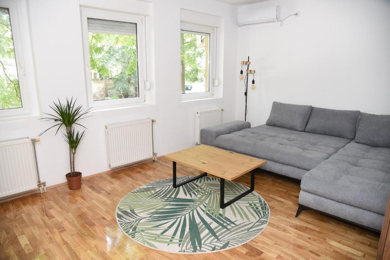Garden Apartment - Oaza U Centru Grada Novi Sad Exteriér fotografie