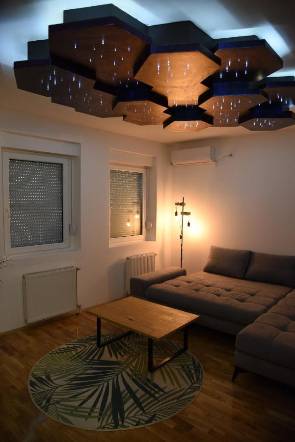 Garden Apartment - Oaza U Centru Grada Novi Sad Exteriér fotografie