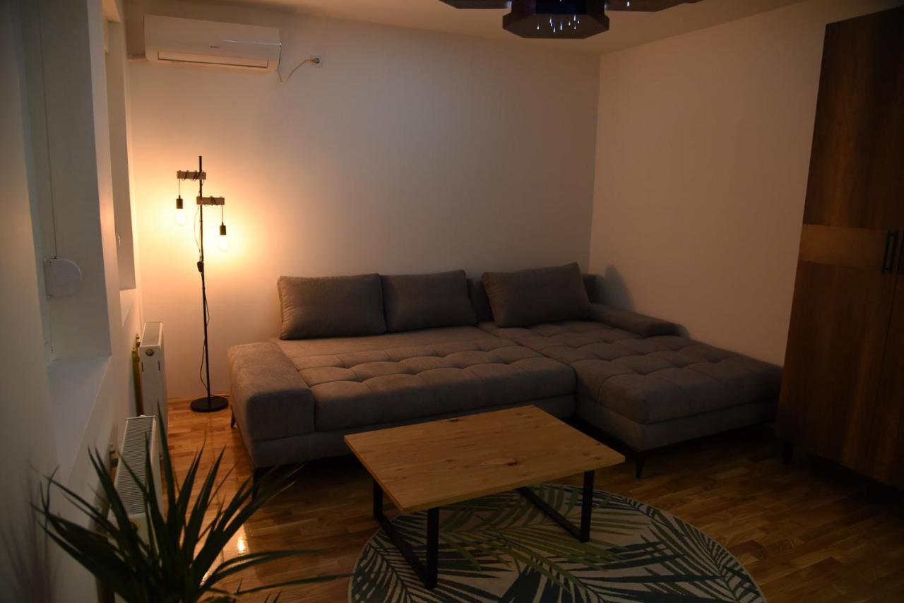 Garden Apartment - Oaza U Centru Grada Novi Sad Exteriér fotografie