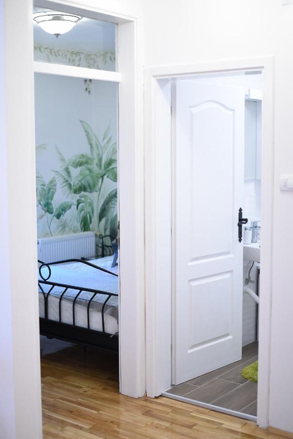 Garden Apartment - Oaza U Centru Grada Novi Sad Exteriér fotografie